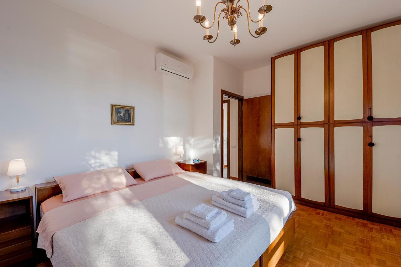 Апартаменты Portosole Attic - With Terrace And Private Parking Санремо Экстерьер фото