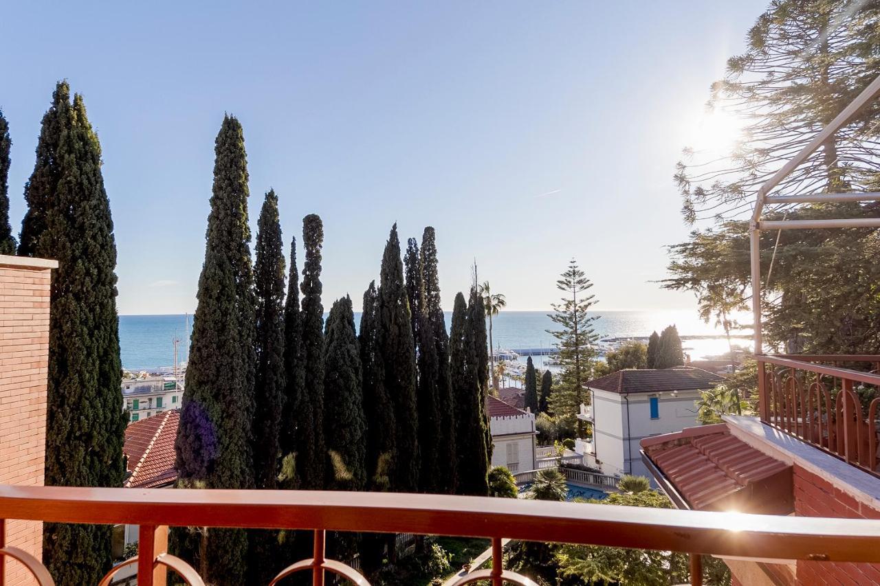 Апартаменты Portosole Attic - With Terrace And Private Parking Санремо Экстерьер фото