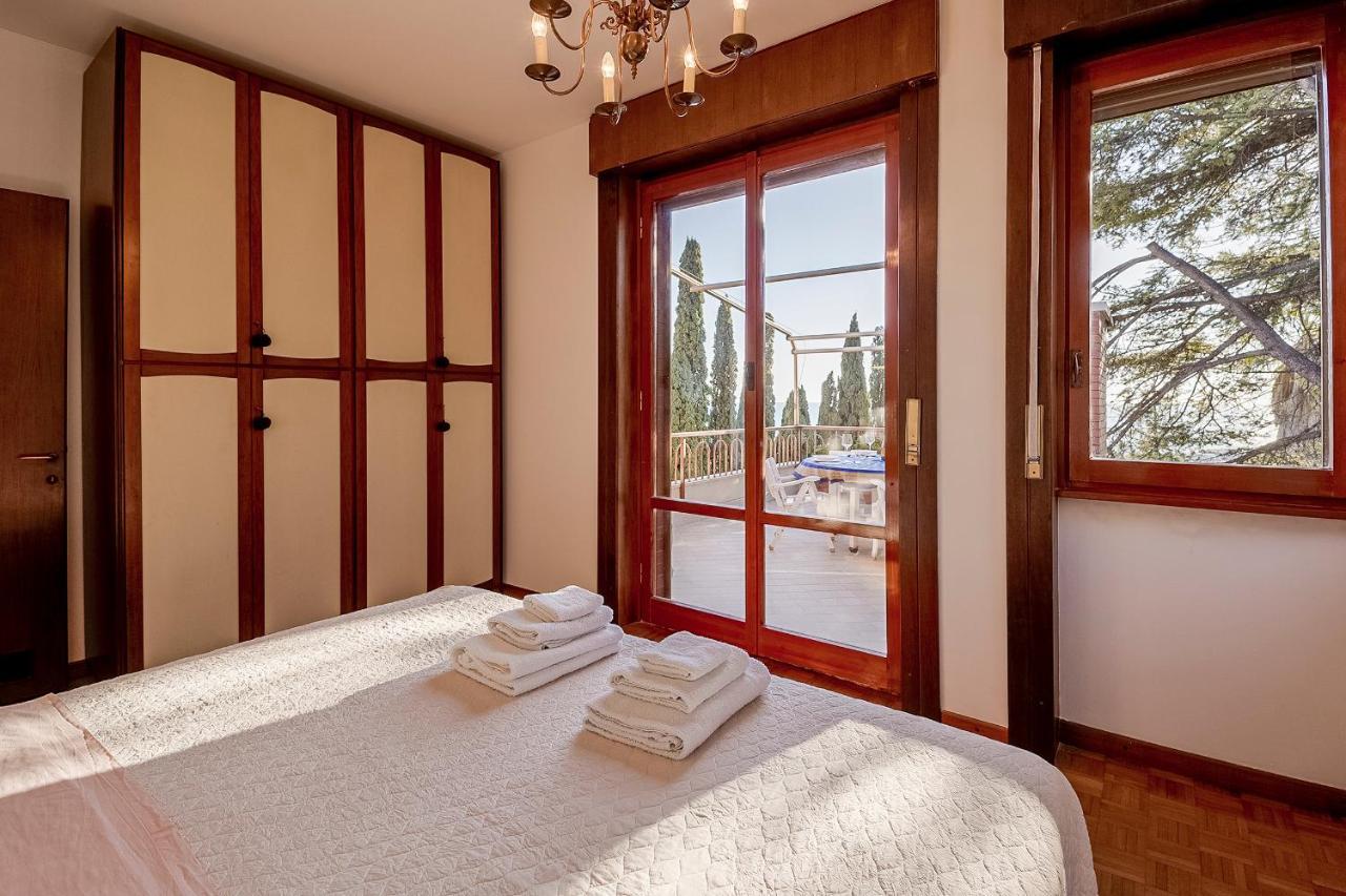 Апартаменты Portosole Attic - With Terrace And Private Parking Санремо Экстерьер фото